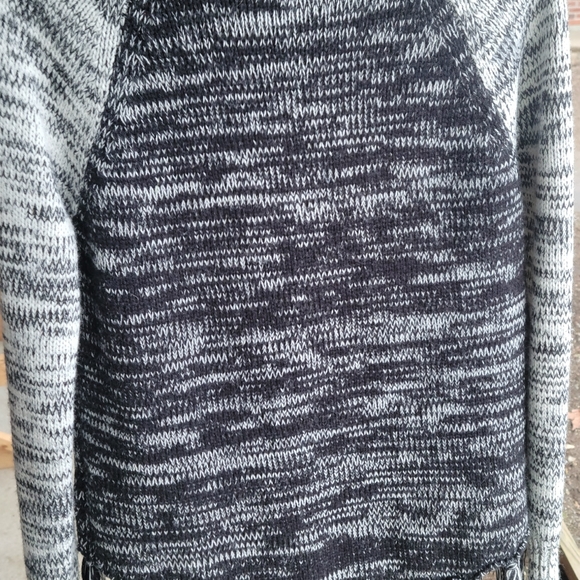 Hollister fringe sweater boho size M - Picture 3 of 4